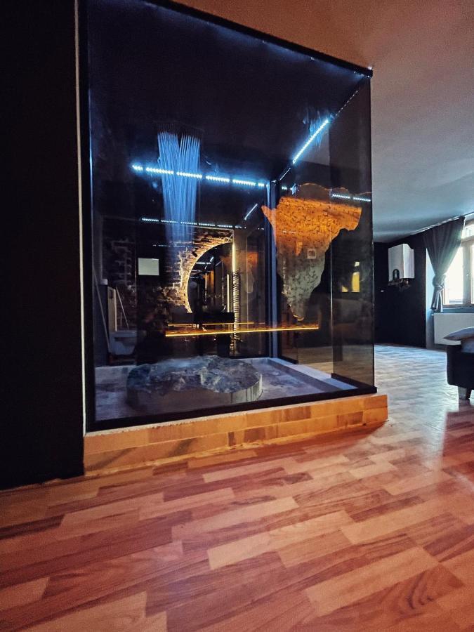 Apartament World *