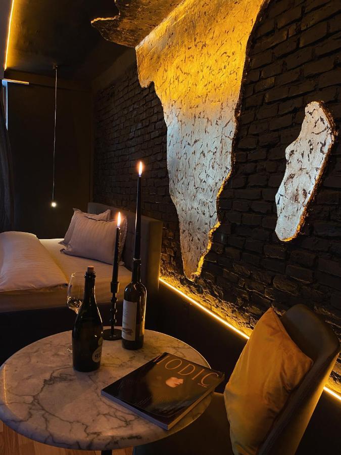 Apartament World